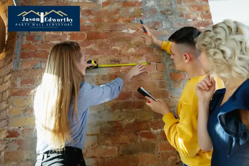 What are the responsibilities of a party wall surveyor Rawmarsh?